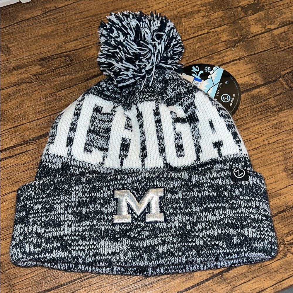 NWT Michigan Knit Beanie with Pom Pom- OS‎